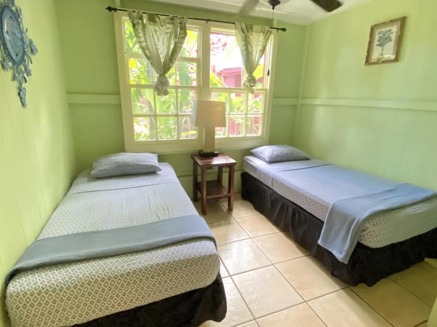 Banana Bungalow Maui Hostel Wailuku USA